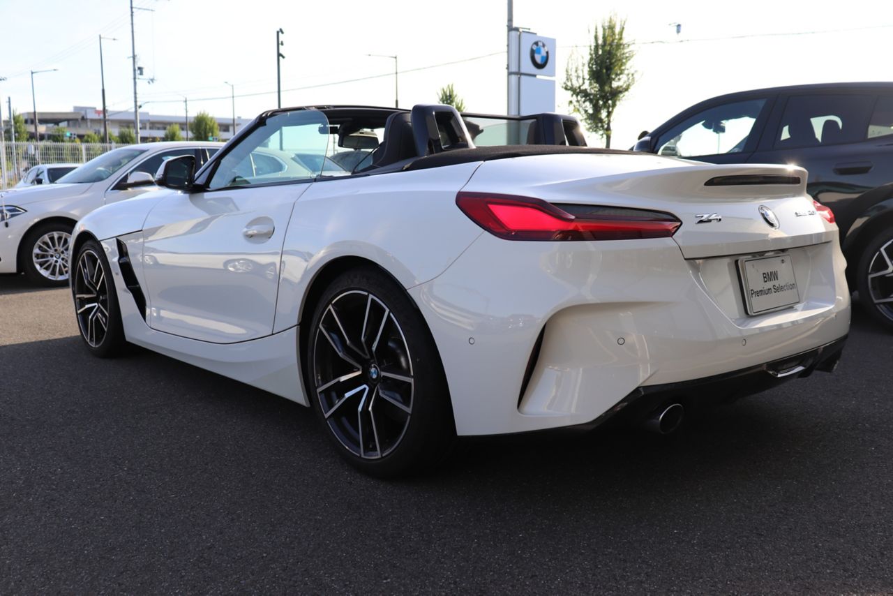 G29 z4 sDrive20i RHD