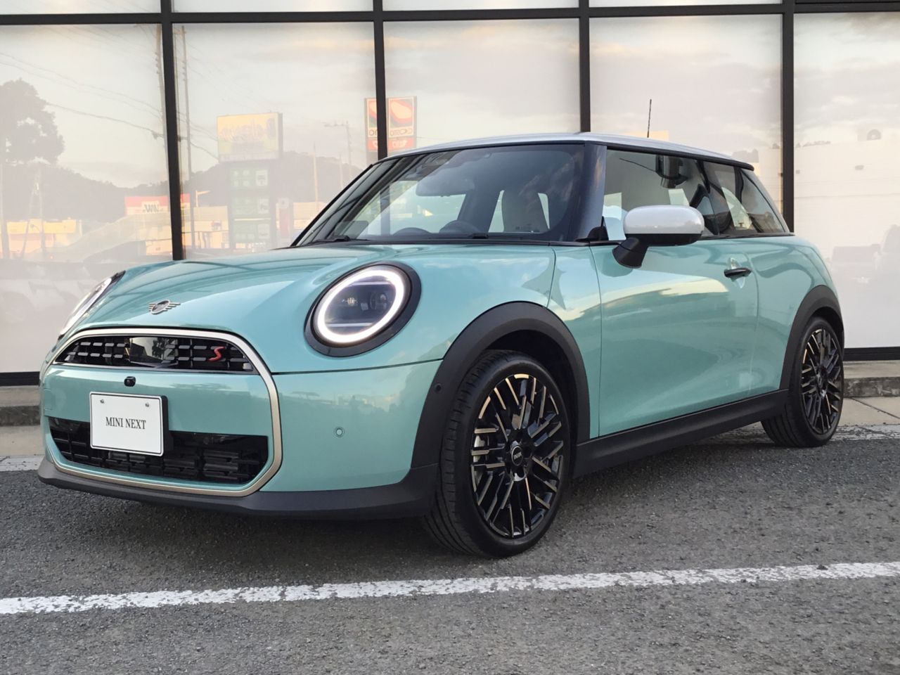 THE NEW MINI COOPER (3 DOOR) S