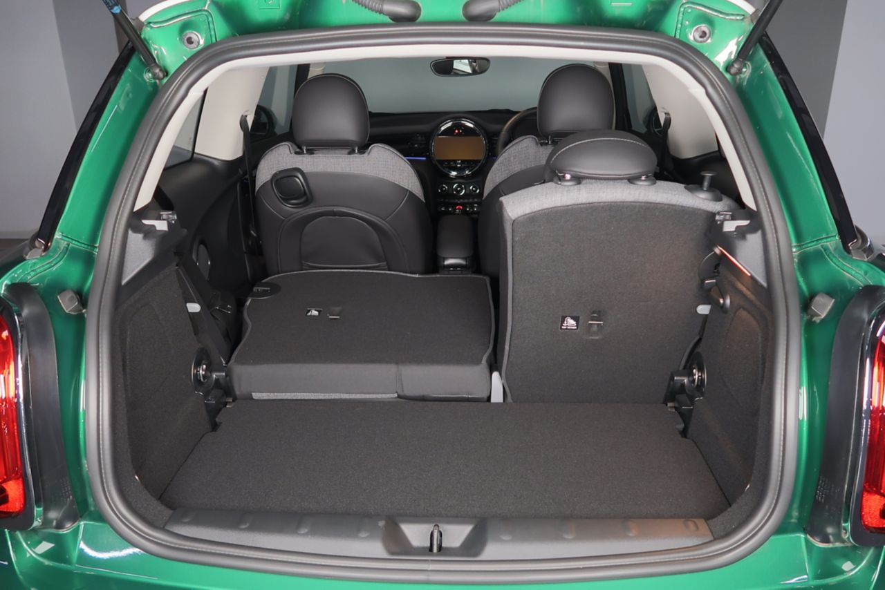 MINI Cooper F56 RHD