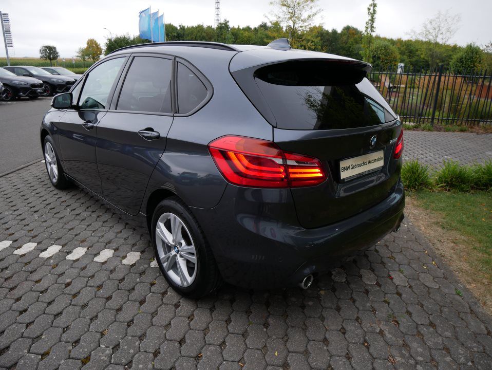 BMW 218