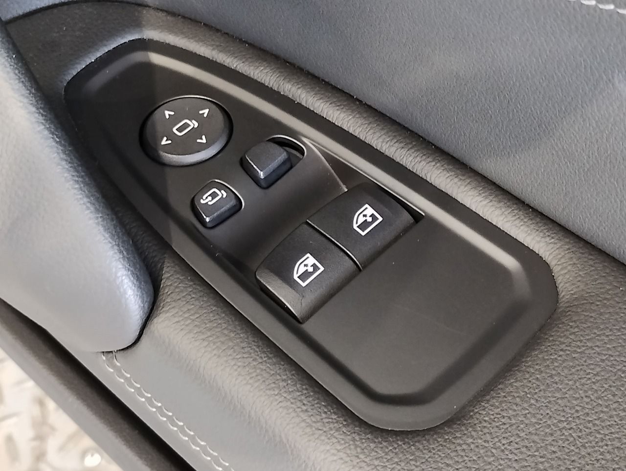 G29 z4 sDrive20i RHD