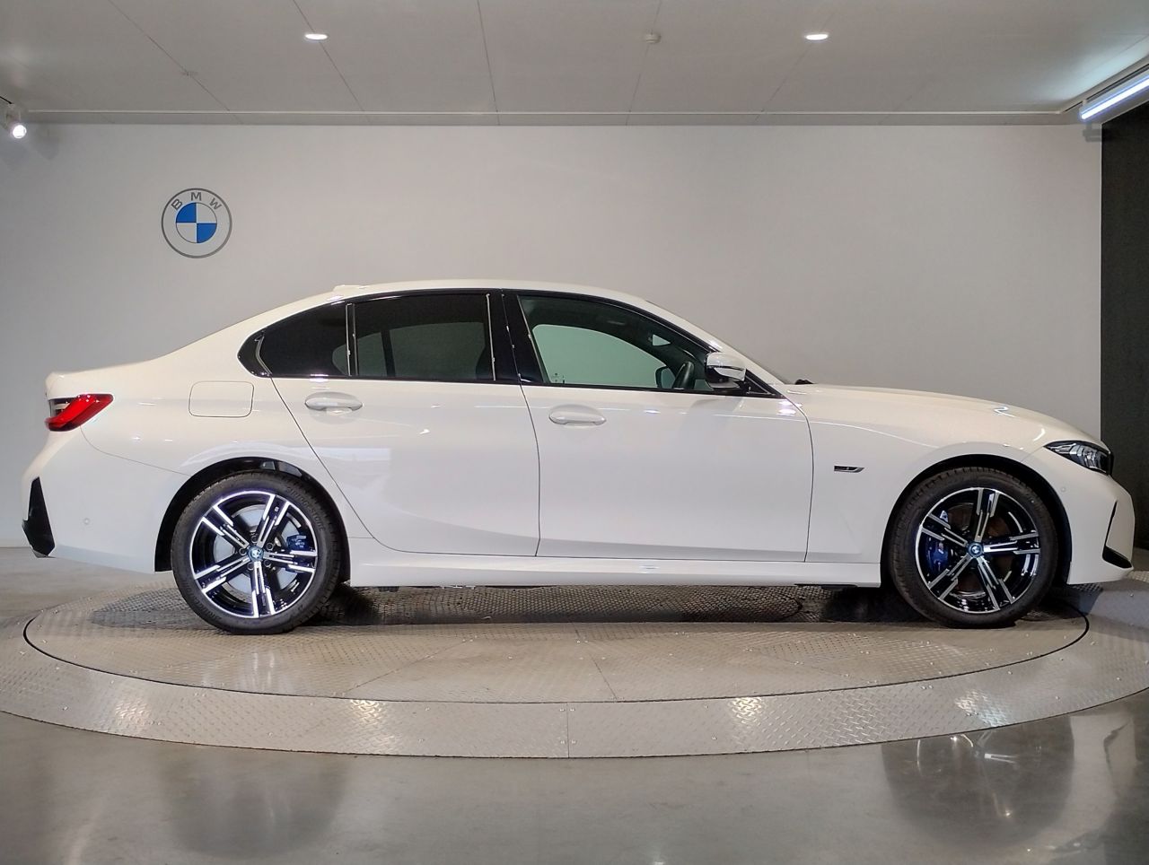 G20 330e Saloon LCI RHD MX