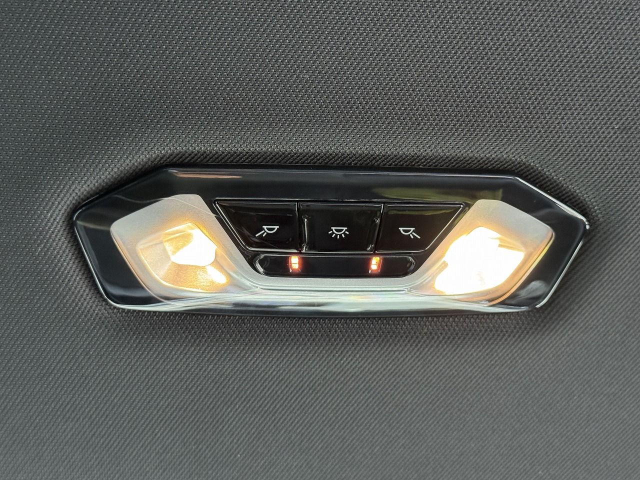 G20 320d xDrive RHD Saloon