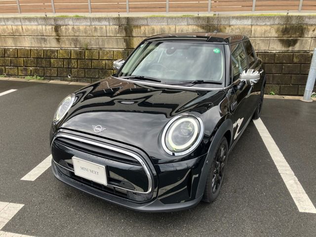 MINI COOPER D 5 DOOR.