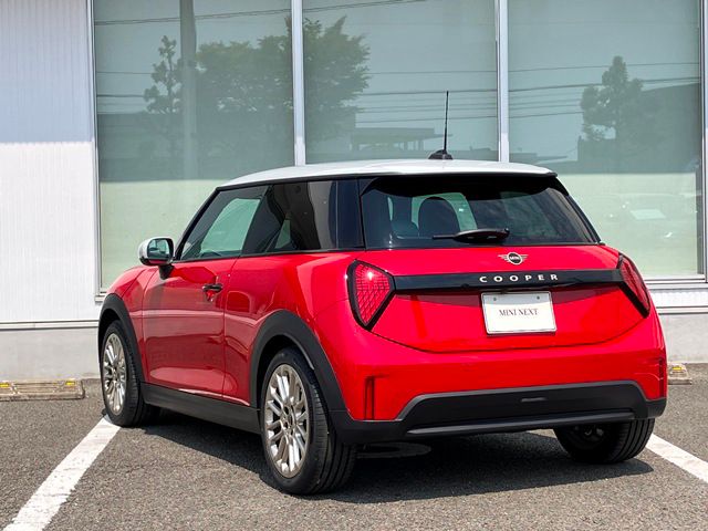 F66 MINI Cooper C 3Dr