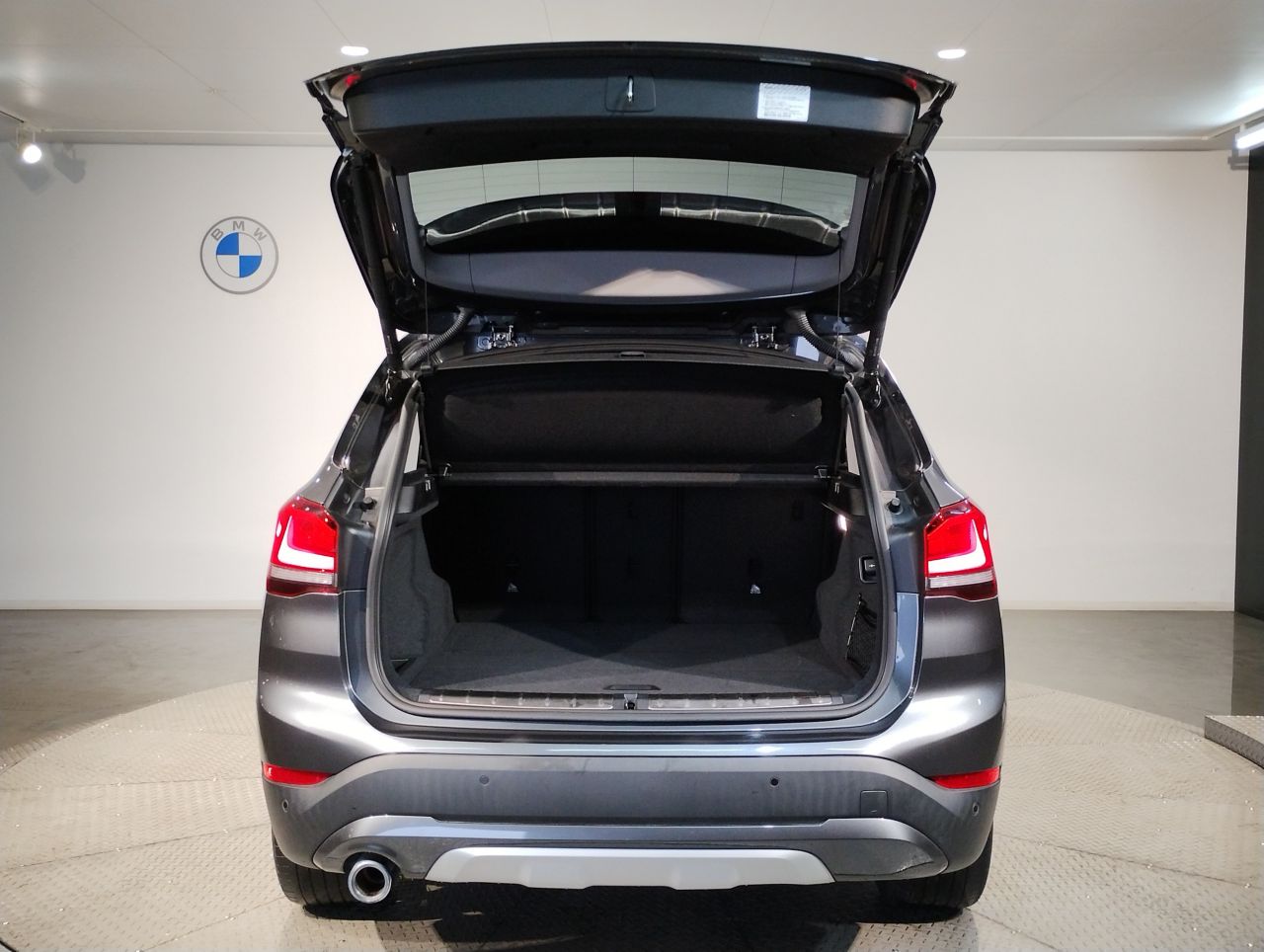 X1 sDrive18i RHD