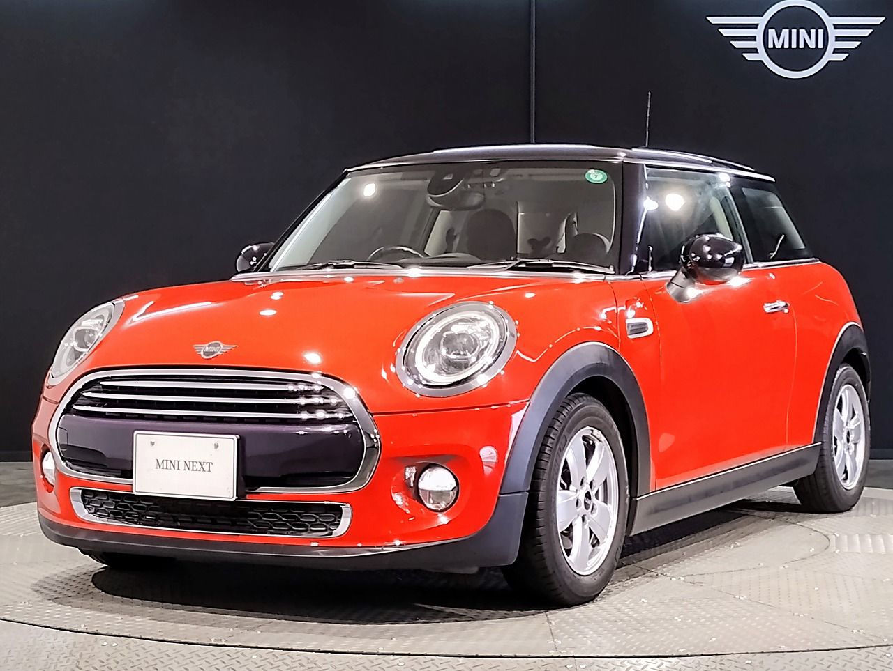THE NEW MINI COOPER 3 DOOR.