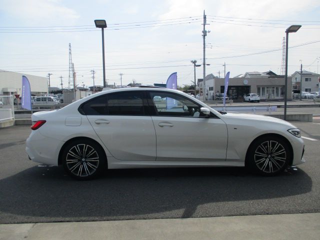 320i Sedan RHD