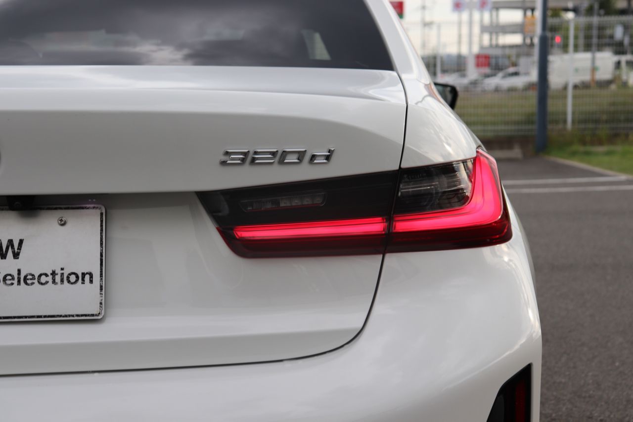 320d xDrive Berline RHD