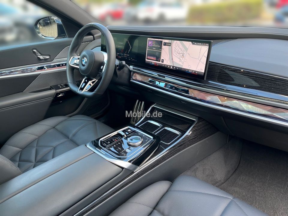 BMW 740