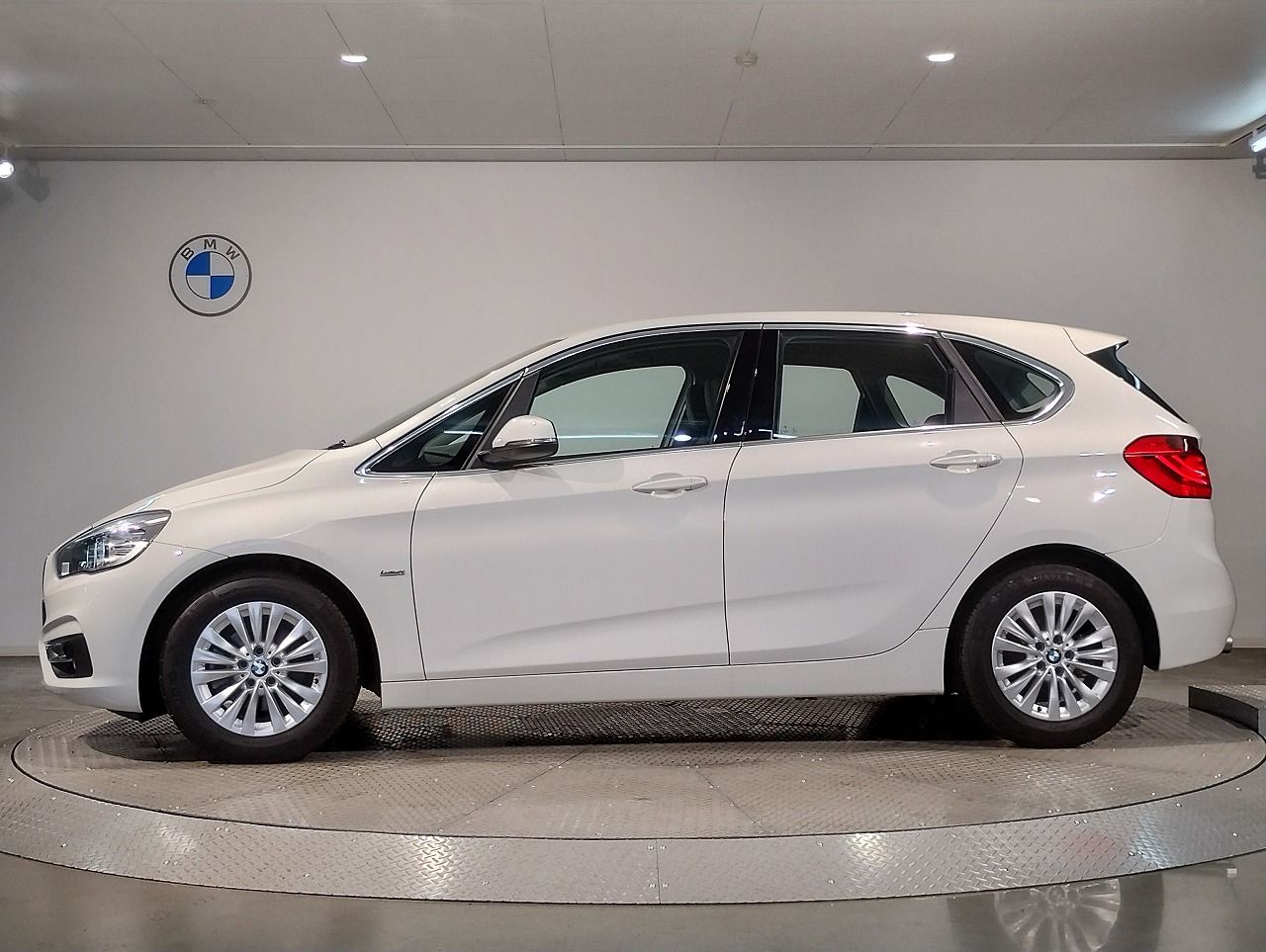 218D ACTIVE TOURER RHD