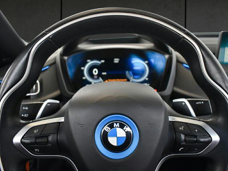 BMW i8 Roadster