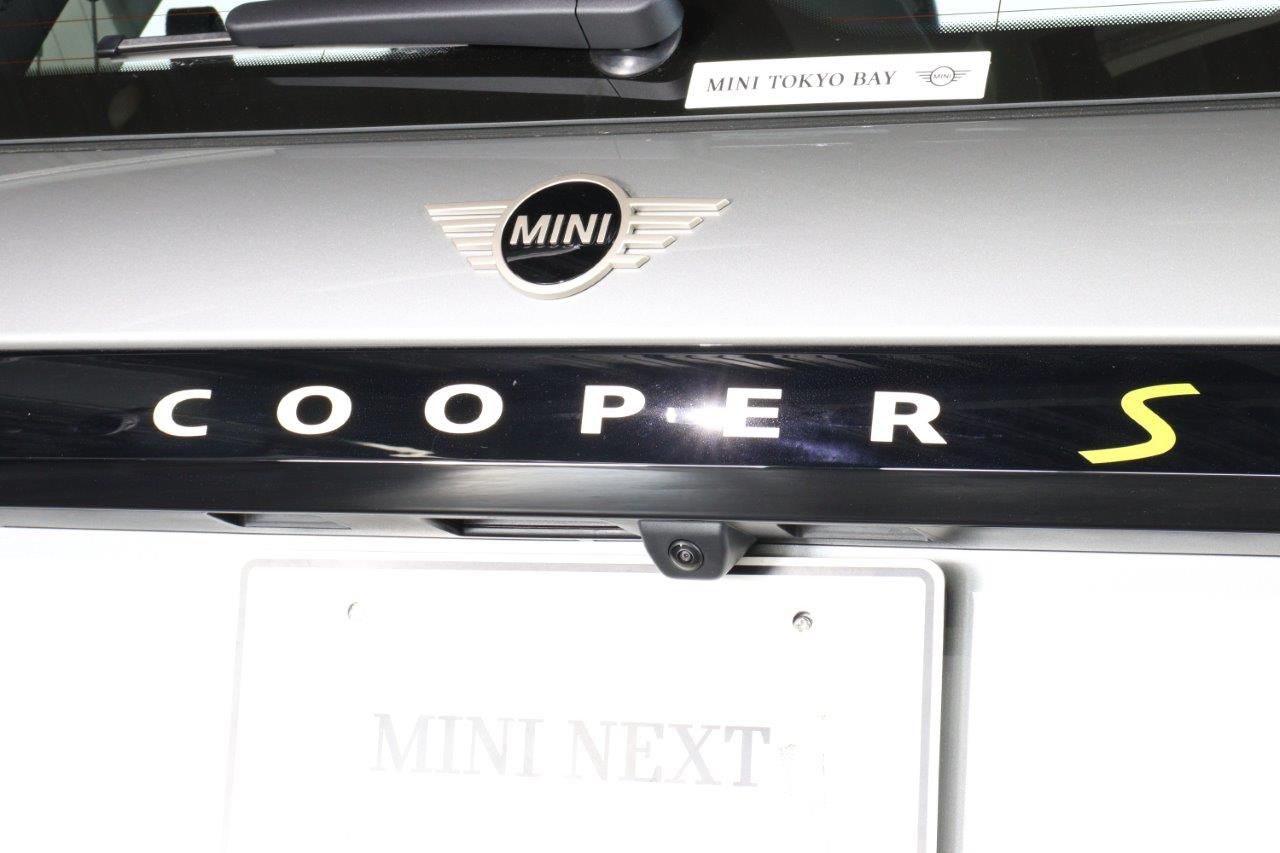 J01 MINI Cooper SE