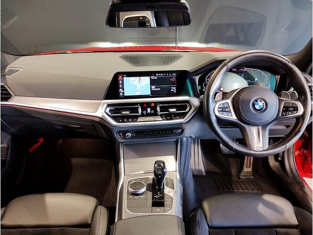 G20 320d xDrive RHD Saloon