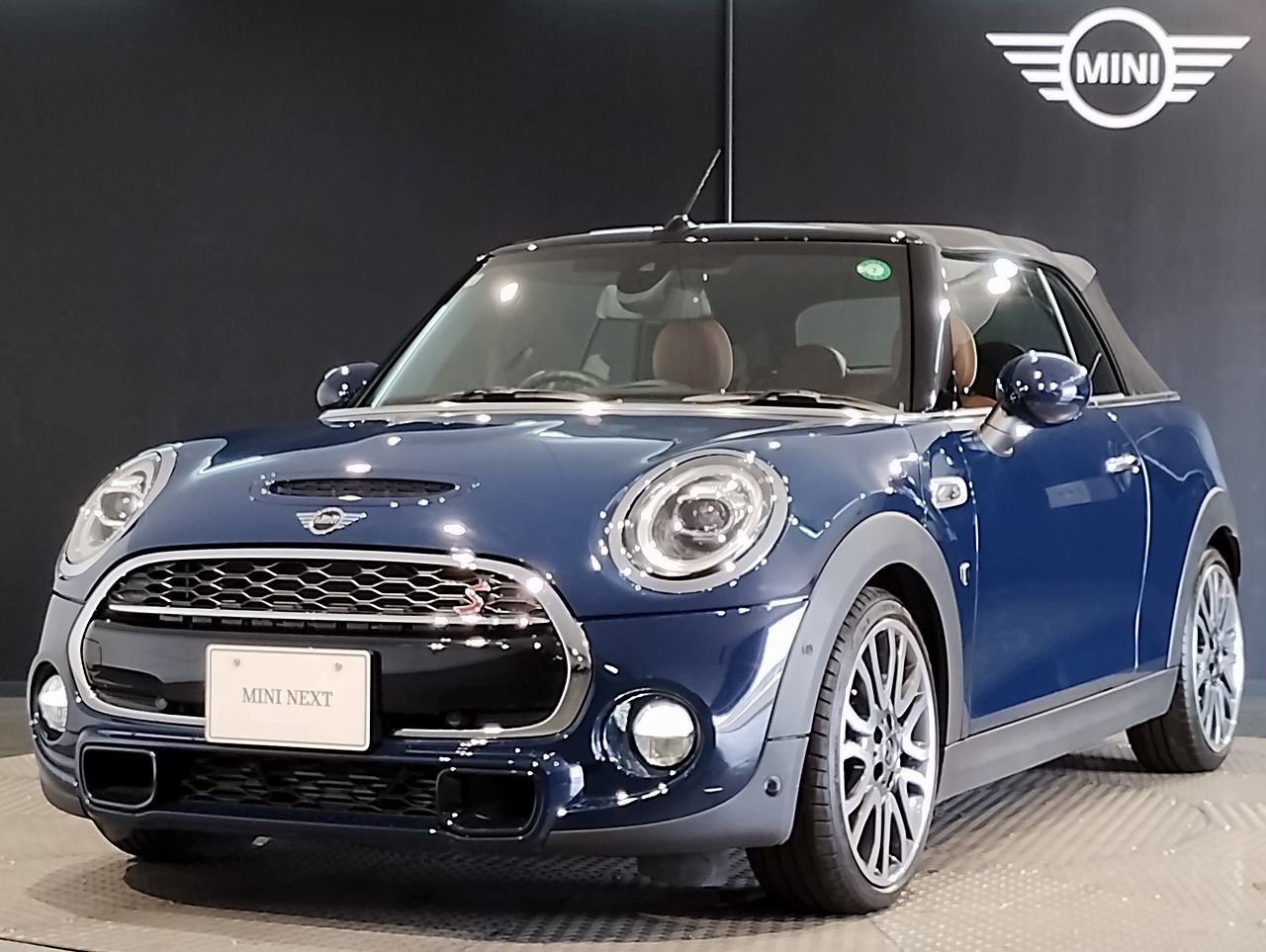 THE NEW MINI COOPER S CONVERTIBLE.