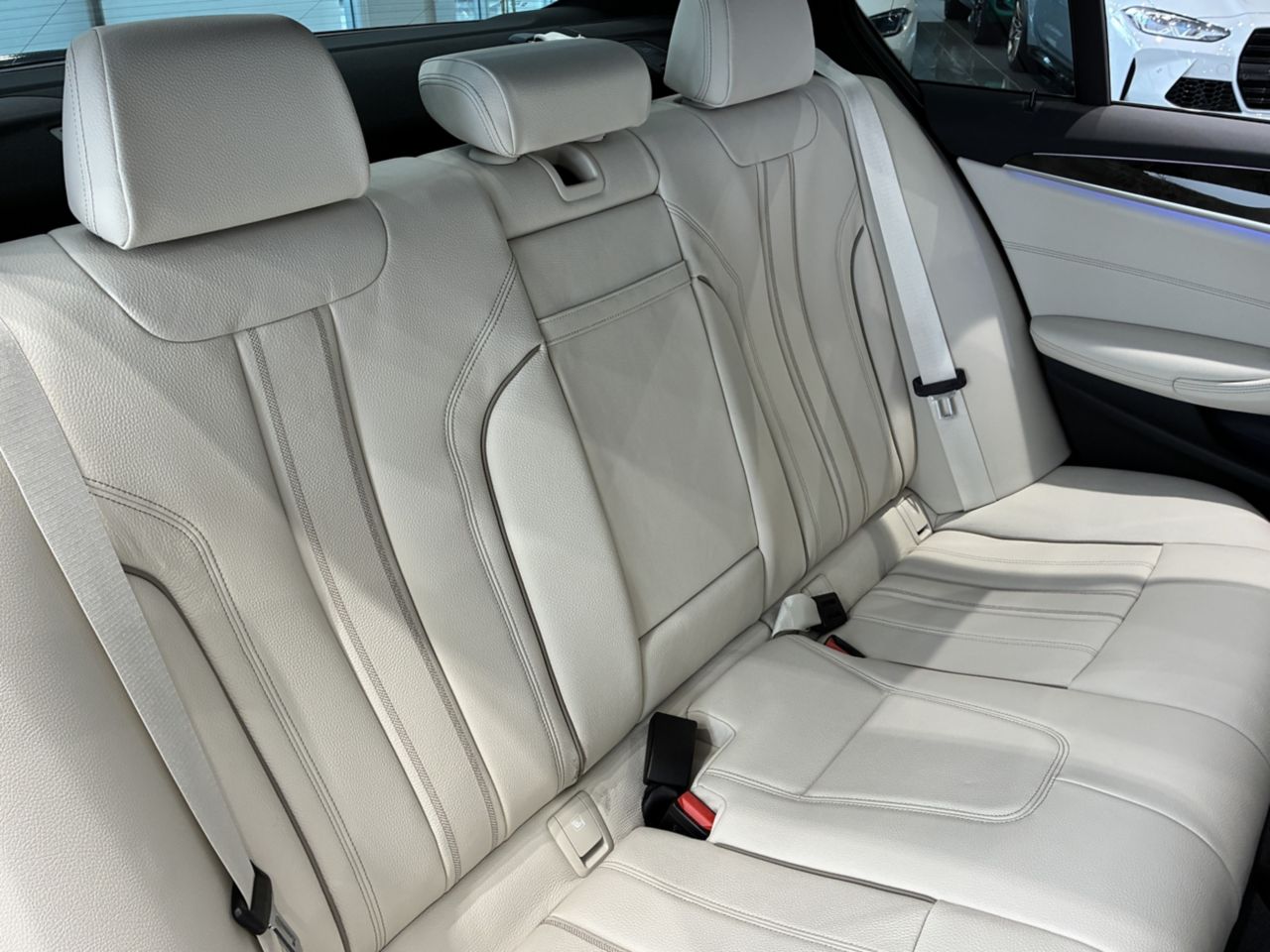 520d xDrive Sedan RHD