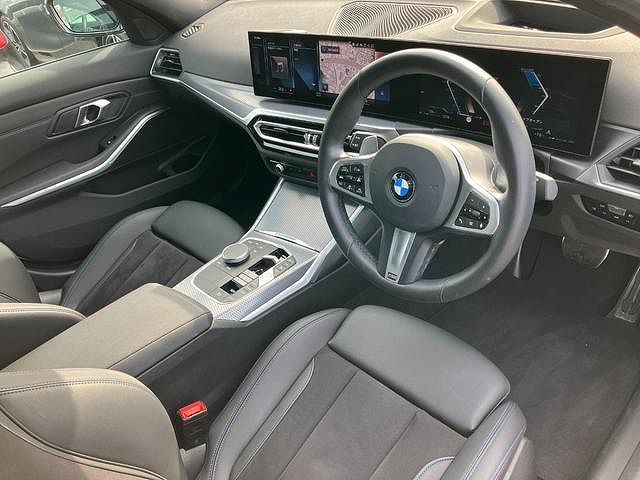 320d xDrive Berline RHD