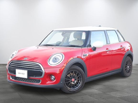 MINI COOPER 5 DOOR.