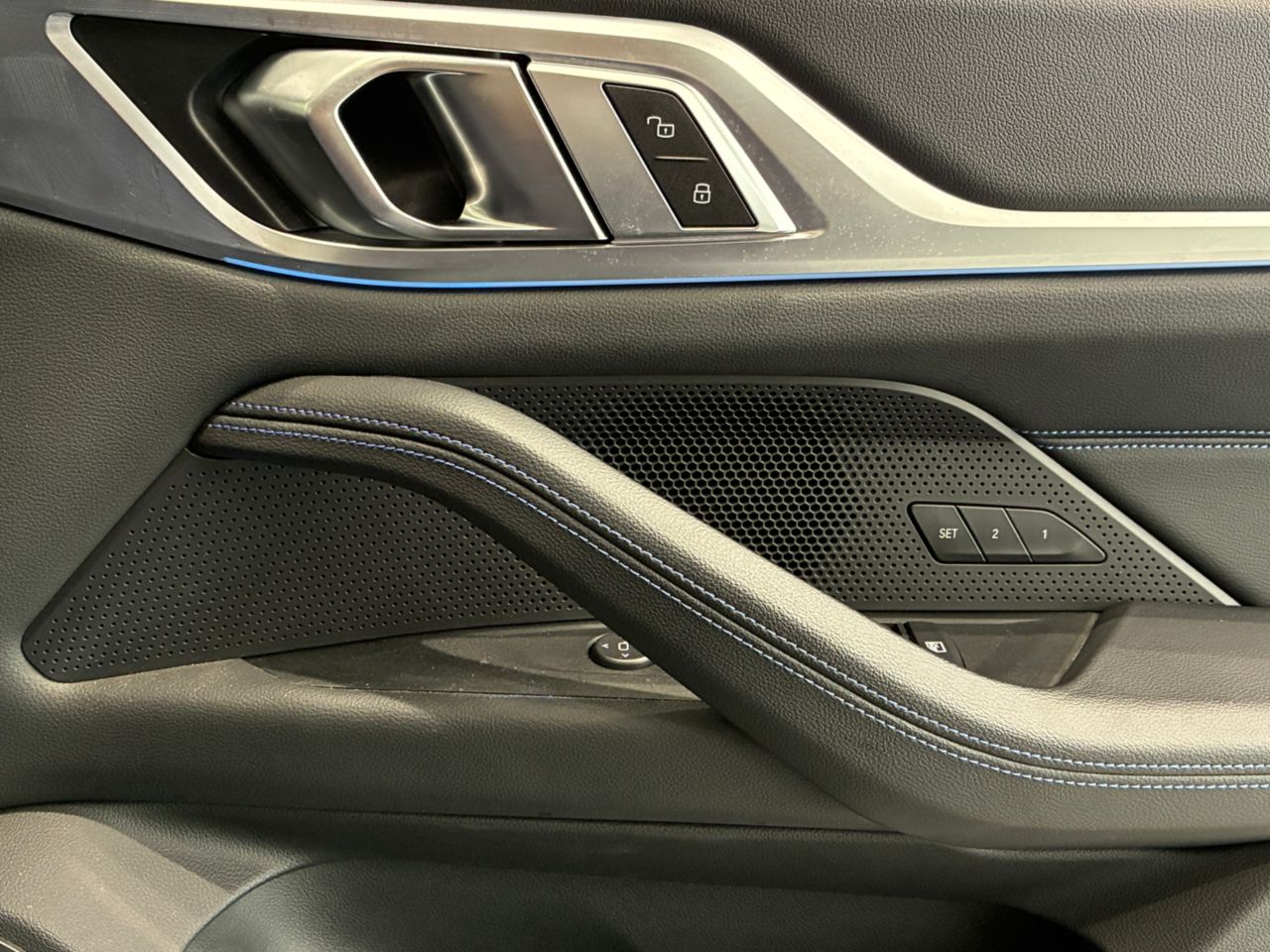 G26 i4 eDrive40 RHD