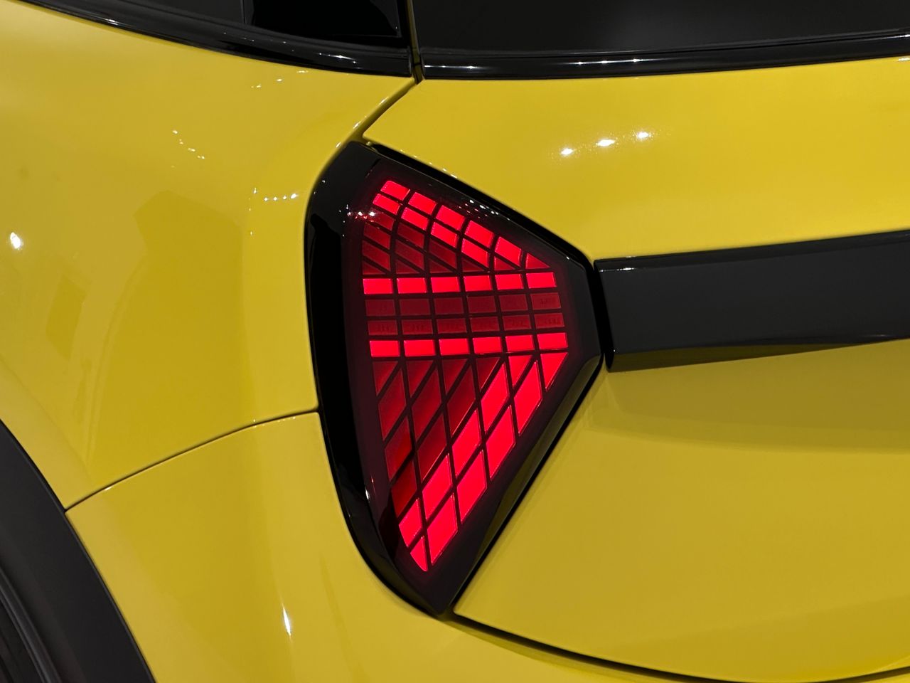 F66 MINI Cooper C 3Dr