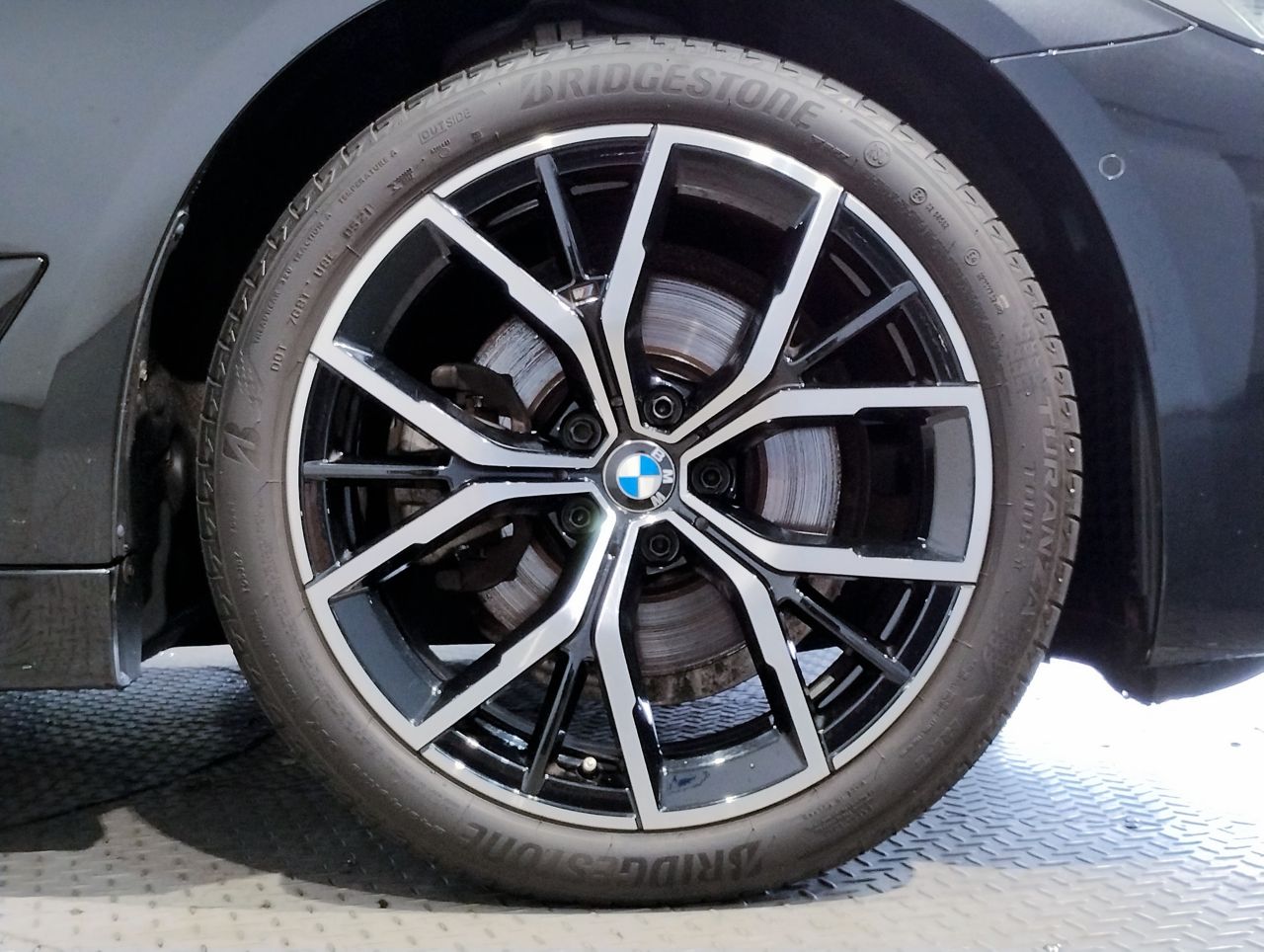 520d xDrive Touring RHD