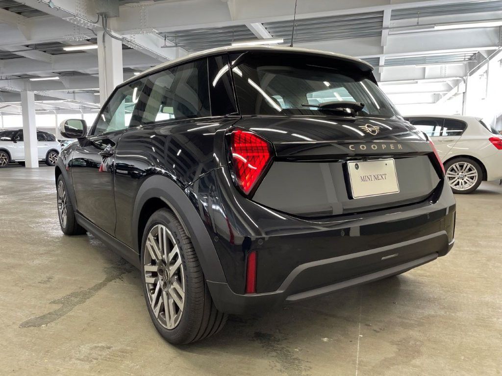 F66 MINI Cooper C 3Dr