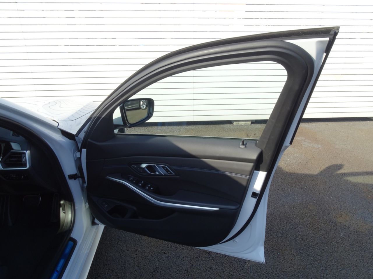 G20 320d xDrive RHD Saloon