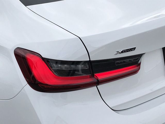 320d xDrive Berline RHD