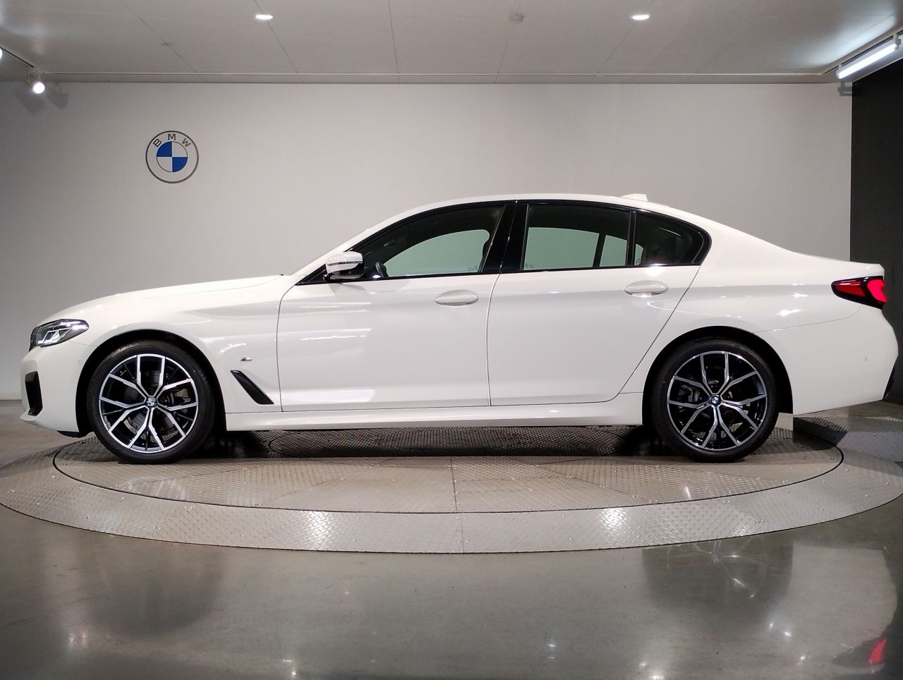 520i Sedan RHD