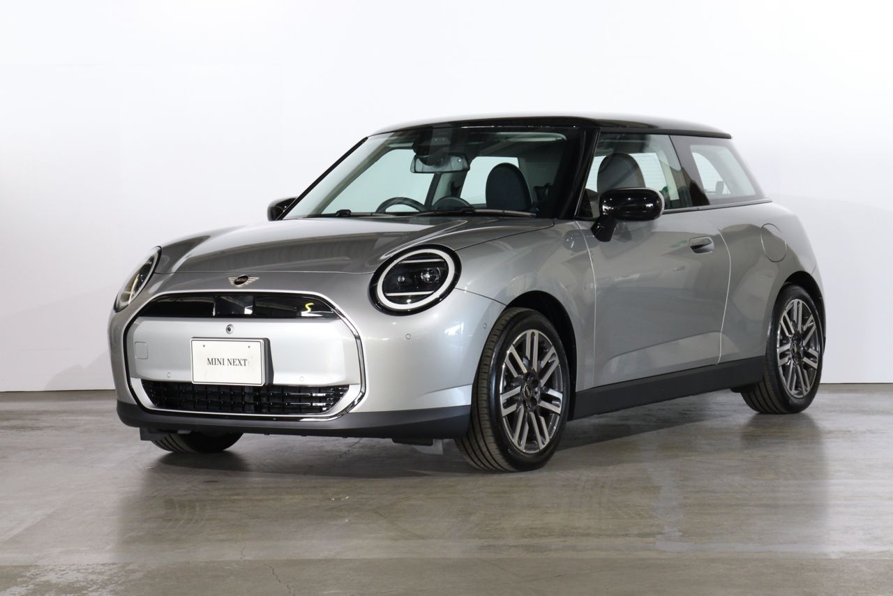 THE NEW ALL-ELECTRIC MINI COOPER SE