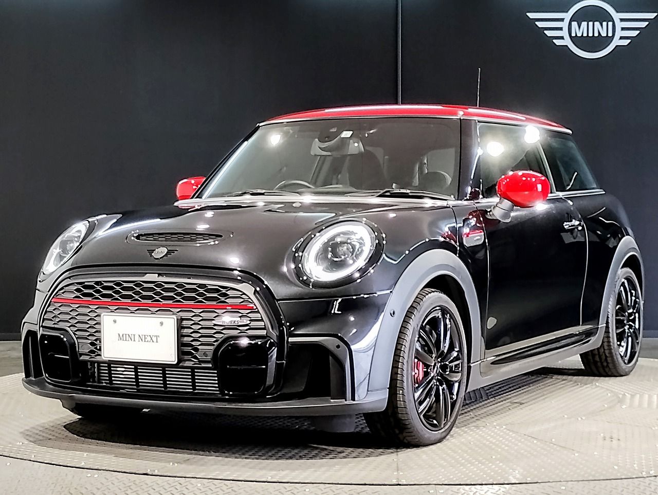 THE MINI JOHN COOPER WORKS.