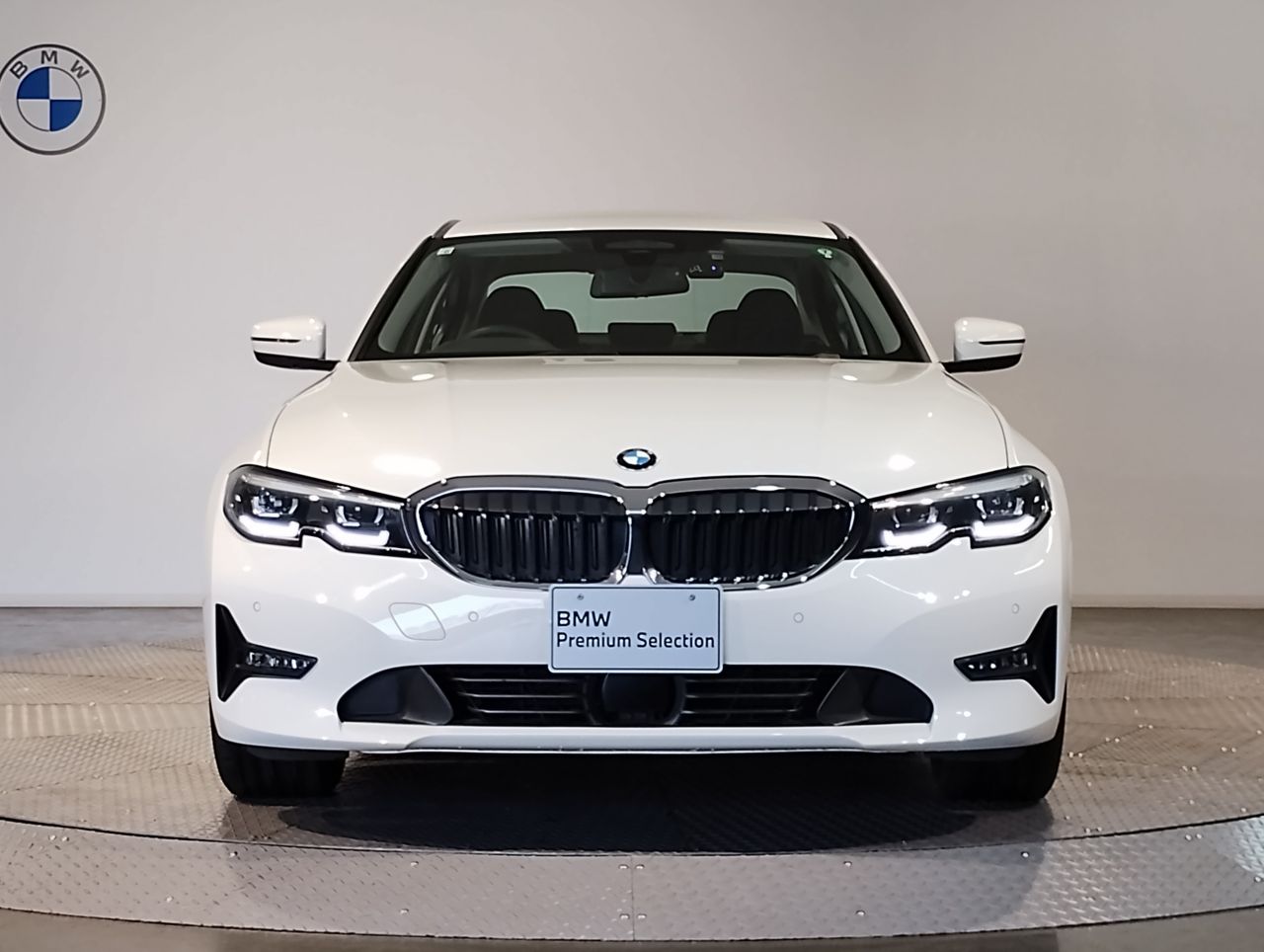 320i Sedan RHD