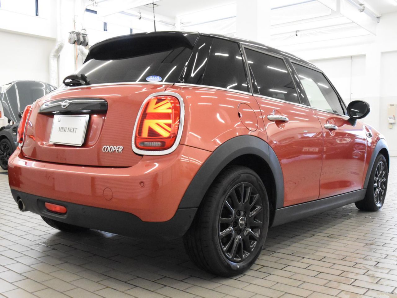 F55 MINI Cooper 5-Door Hatch LCI