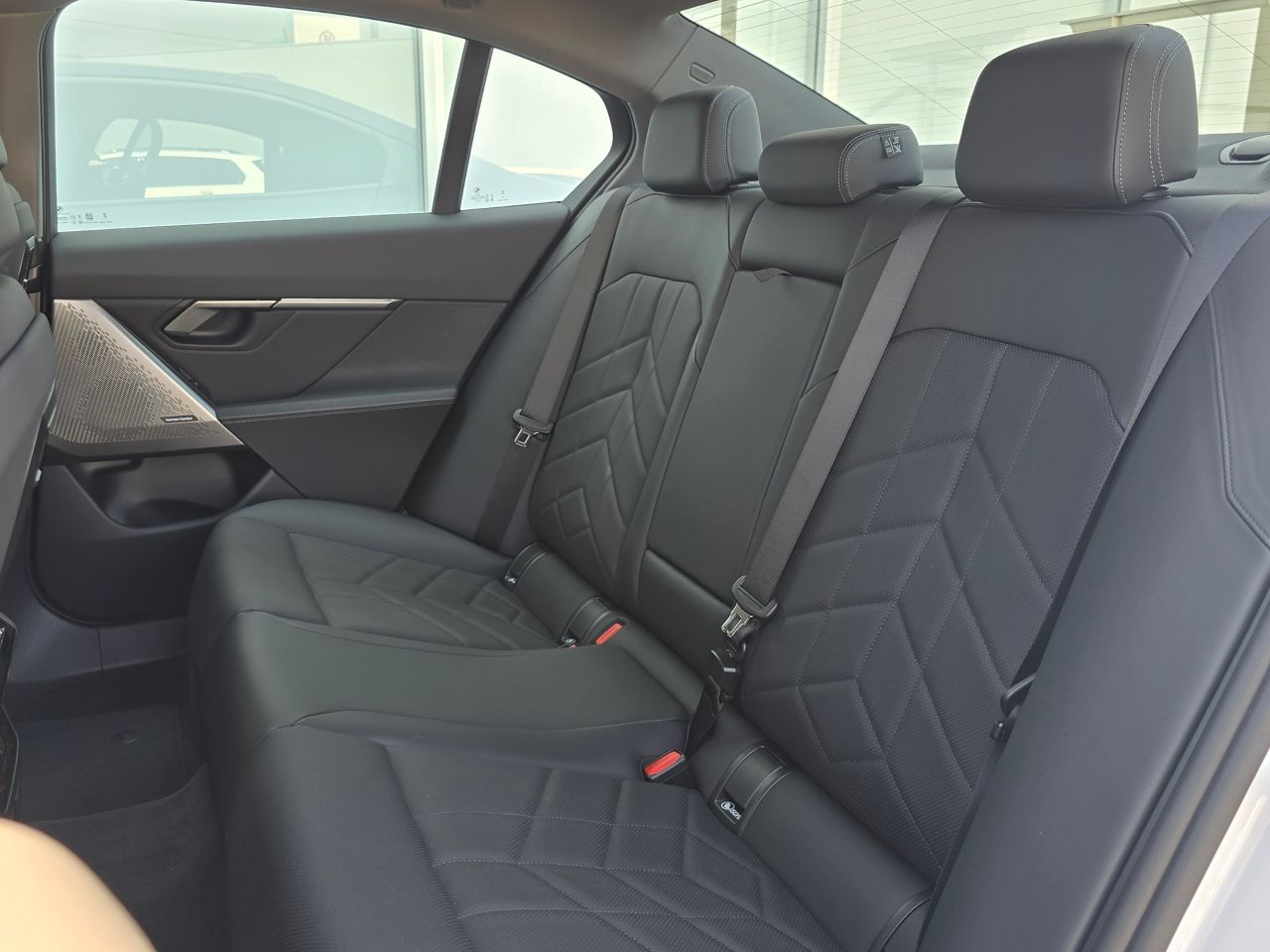 BMW i5 eDrive40 Sedan RHD