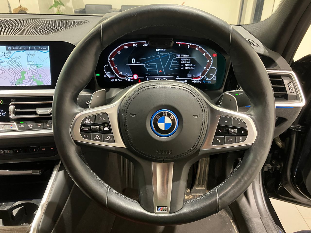G20 330e Saloon RHD
