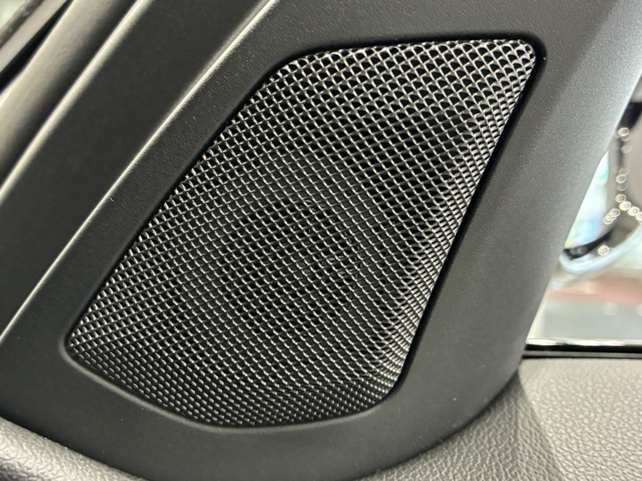 G20 320i Saloon LCI RHD MX