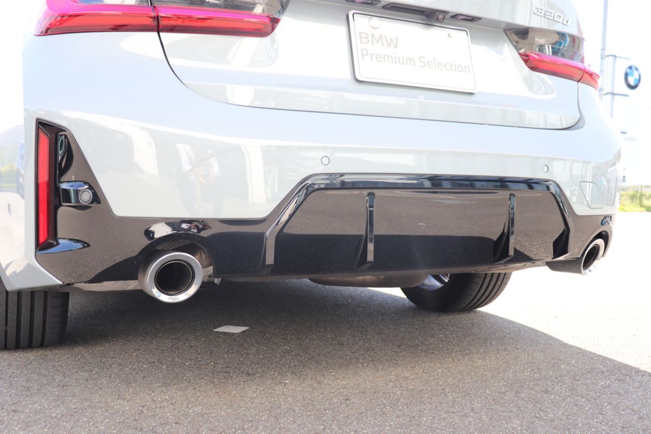 320d xDrive Berline RHD