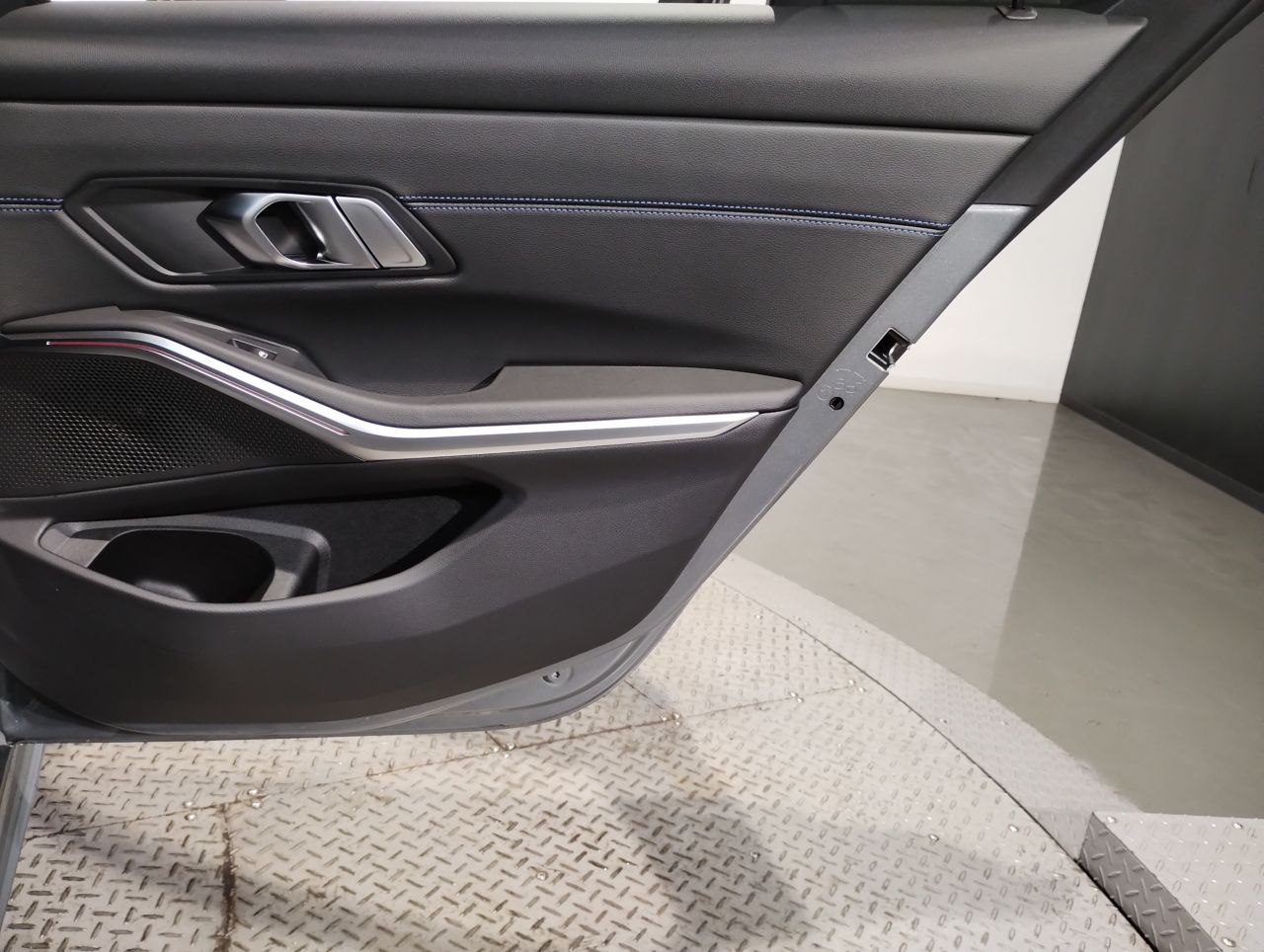 320d xDrive Berline RHD