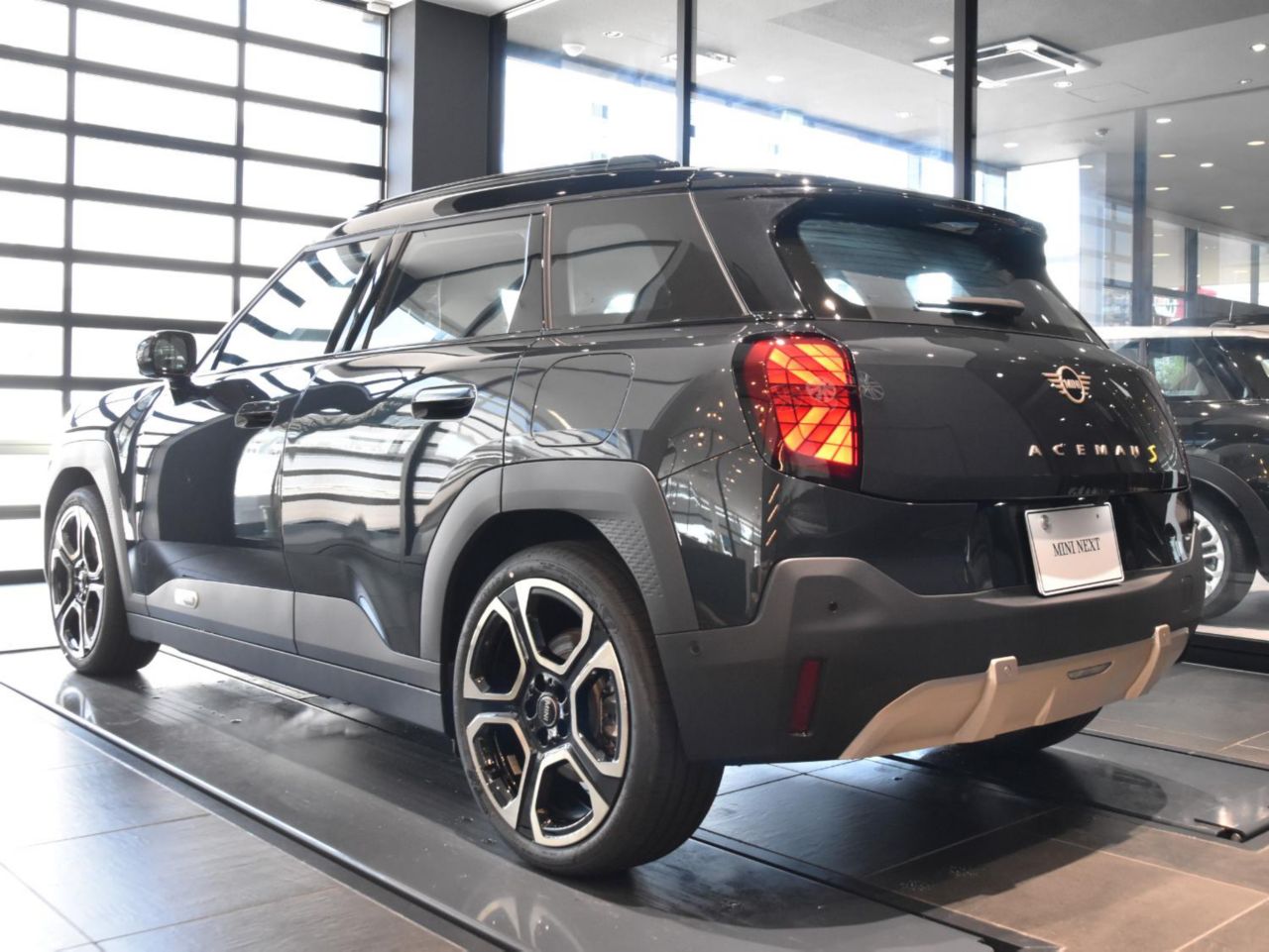 J05 MINI Aceman SE