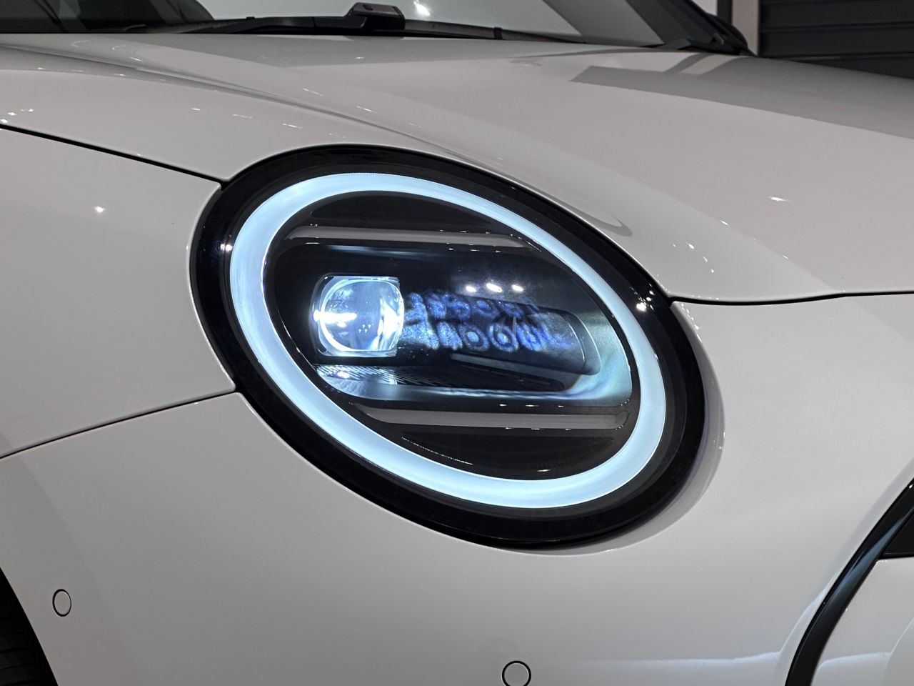 J01 MINI Cooper E