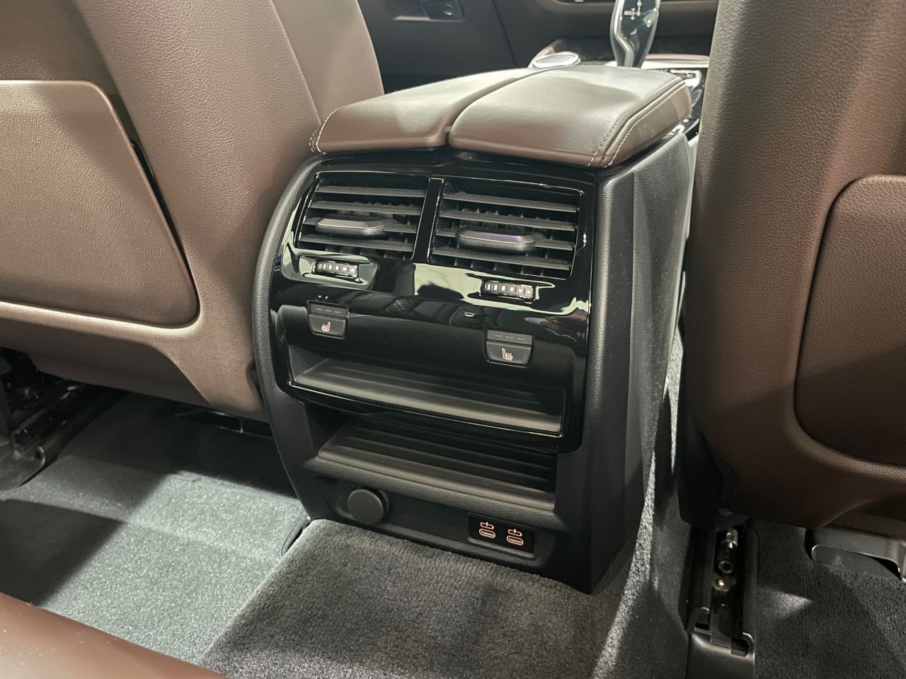 530e Sedan RHD