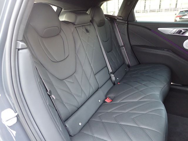 XM RHD