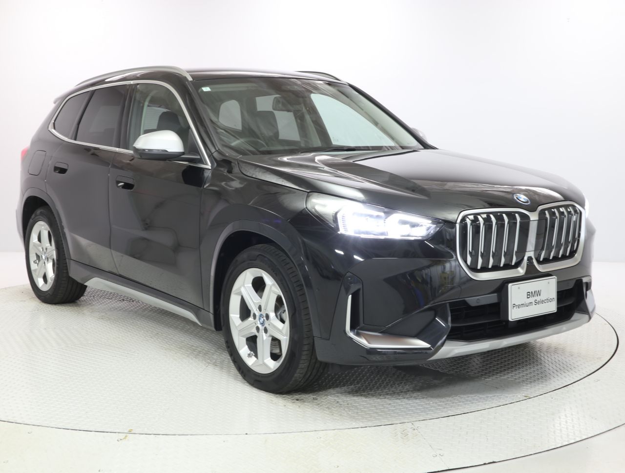 U11 iX1 xDrive30