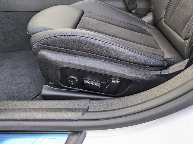 320d xDrive Berline RHD