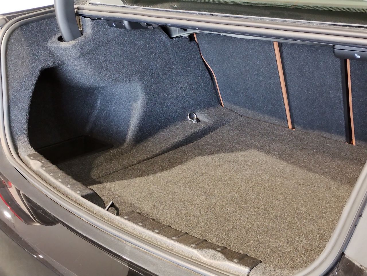 320D BLUEPERFORMANCE SEDAN RHD