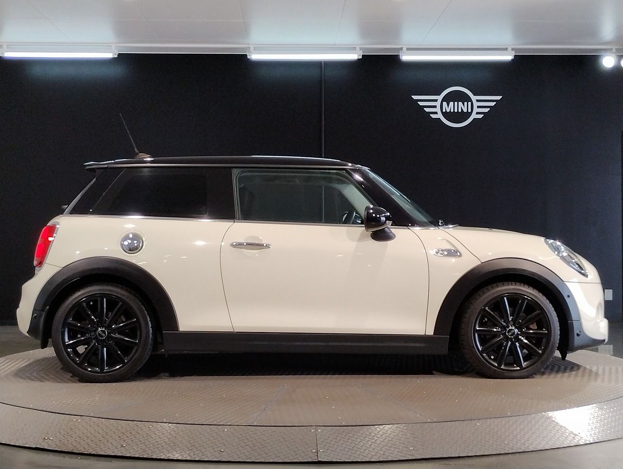 F56 COOPER S D(AT)