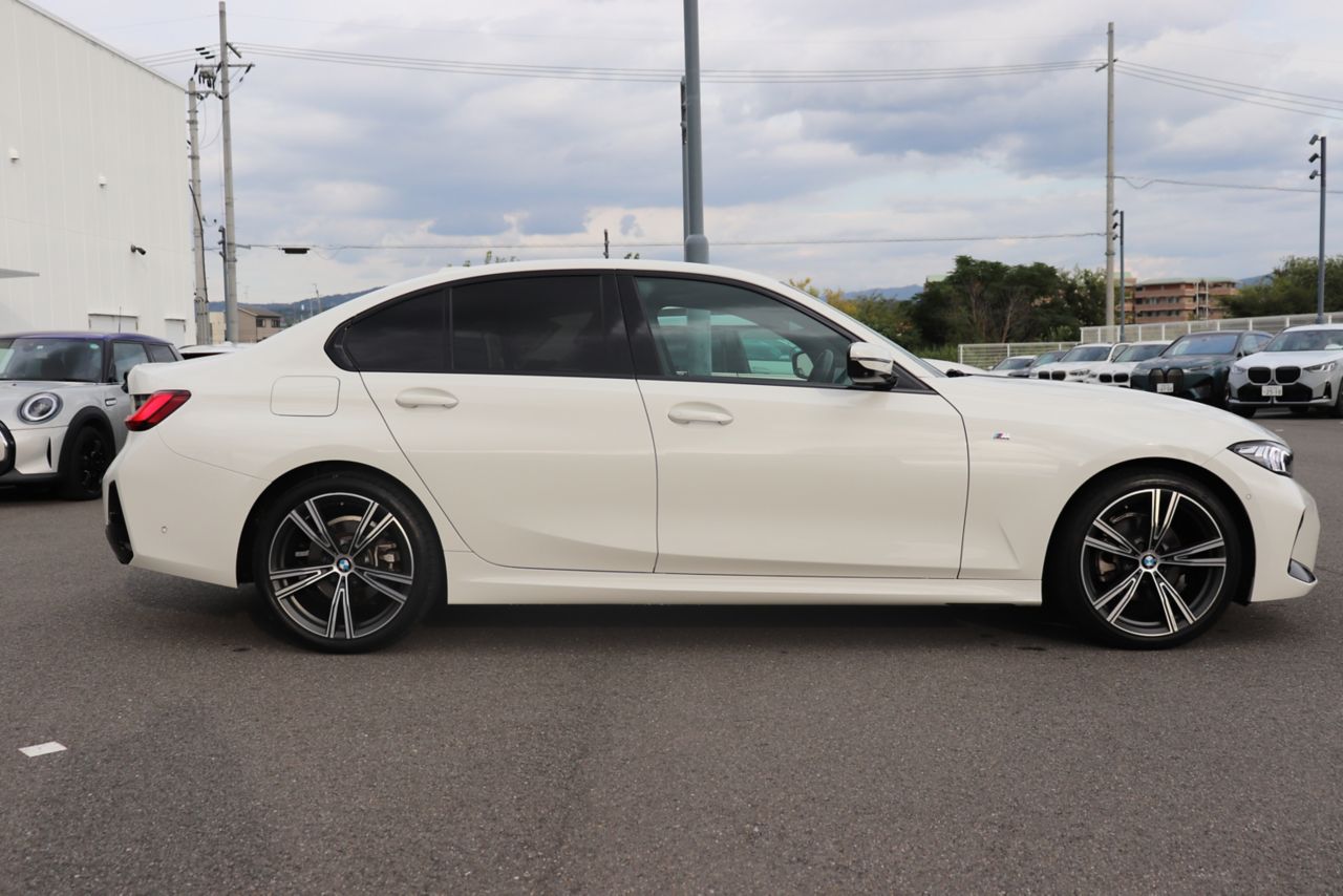 320d xDrive Berline RHD