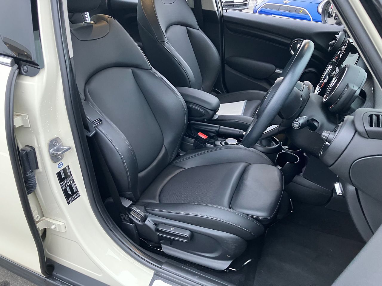 F55 MINI Cooper 5-Door Hatch LCI