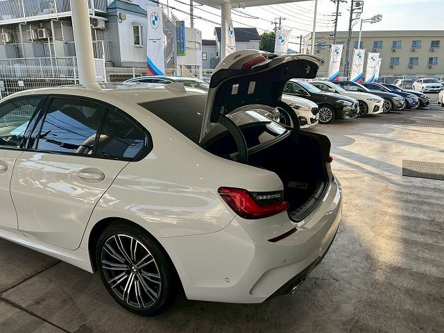 G20 320d xDrive RHD Saloon