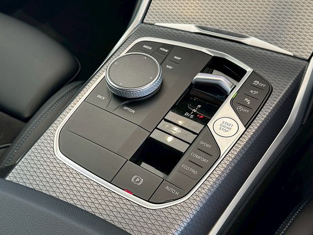 320d xDrive Berline RHD